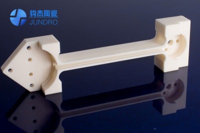半導(dǎo)體行業(yè)：氧化鋁陶瓷發(fā)展的又一個里程碑！